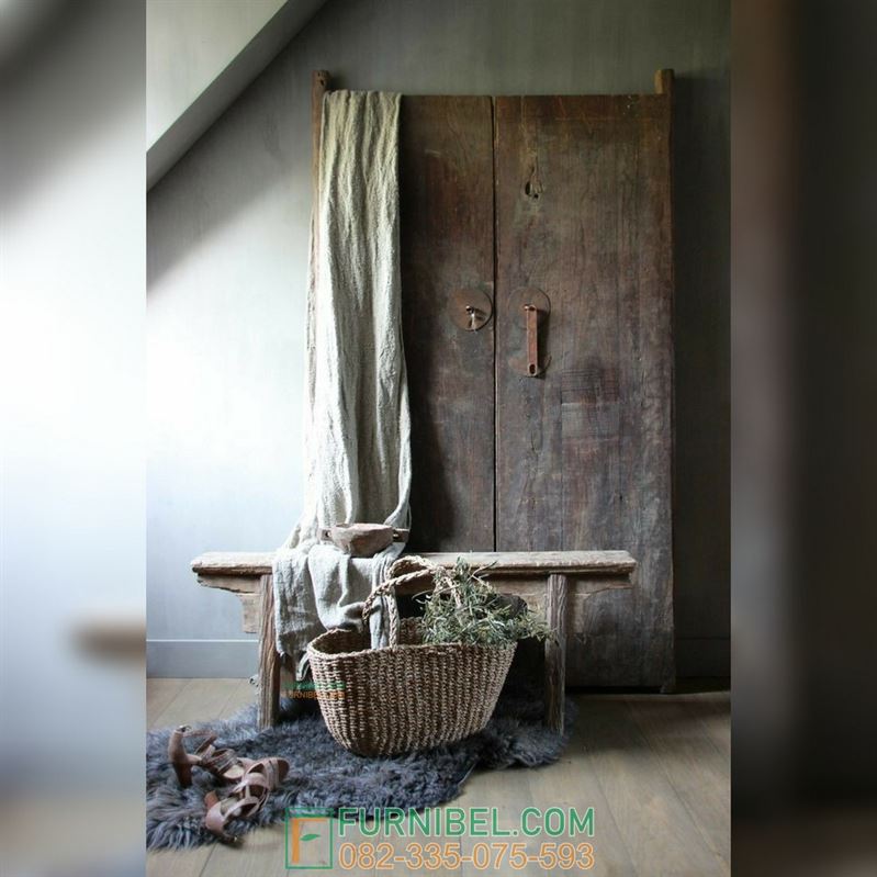 Lemari Kayu Solid Antik Rustic Natural Gaya Pedesaan Klasik